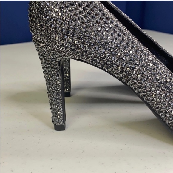 Michael Kors Dorothy Glitter Flex Pumps - Picture 8 of 12